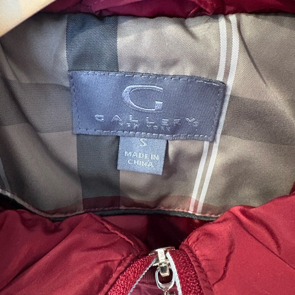 Gallery Women's Quilted Red Coat Coat - Size Small - Picture 7 of 7